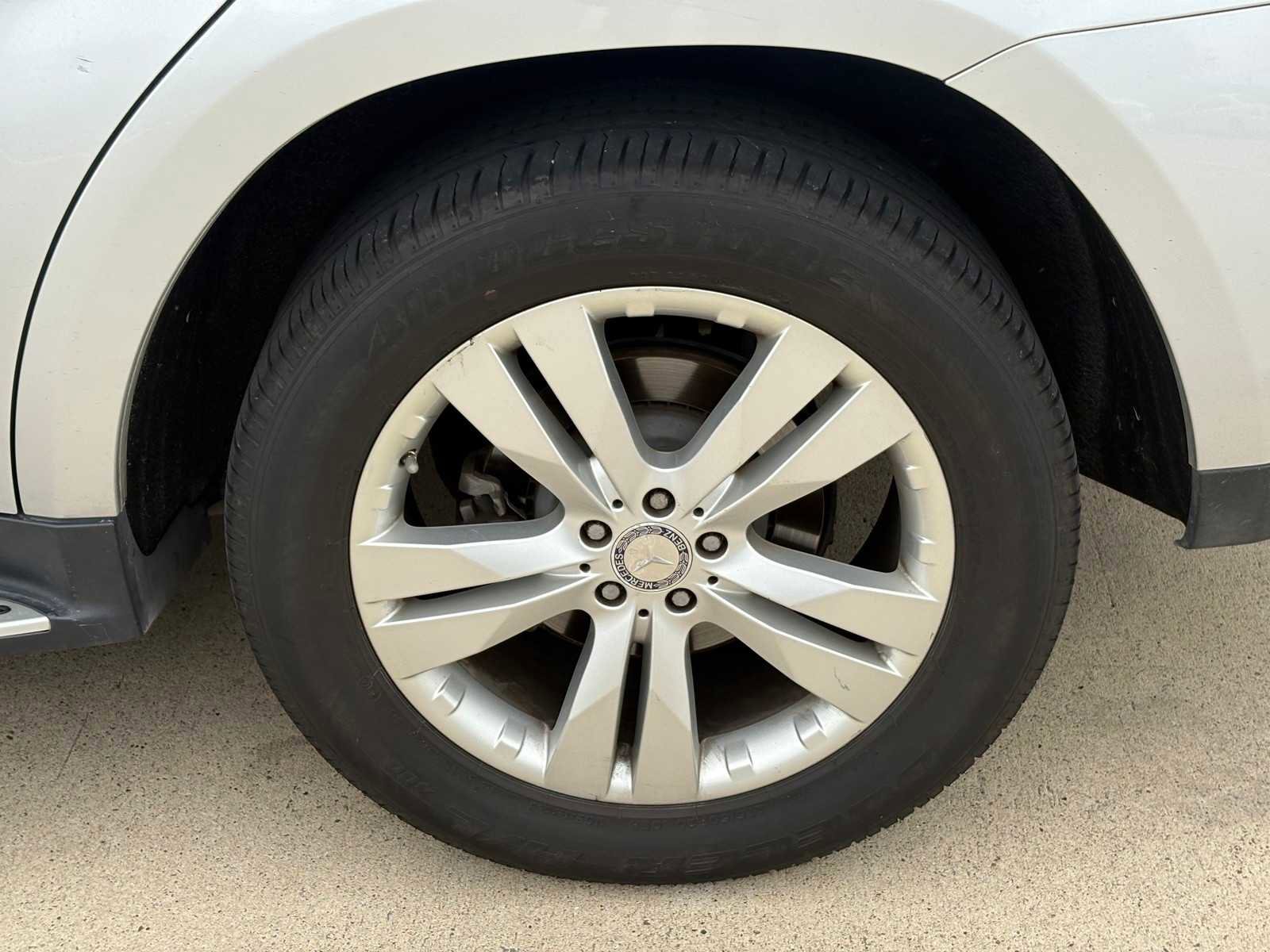 Used 2011 Mercedes-Benz GL 450 4MATIC image 9