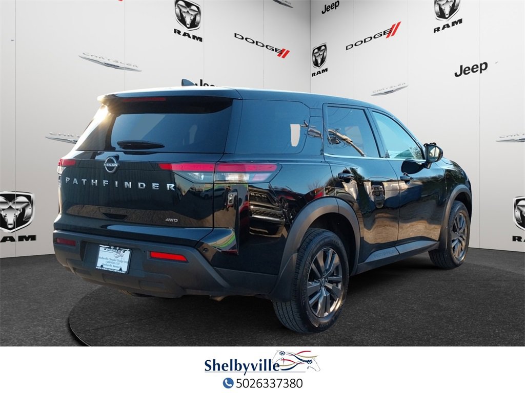 Used 2024 Nissan Pathfinder S image 4