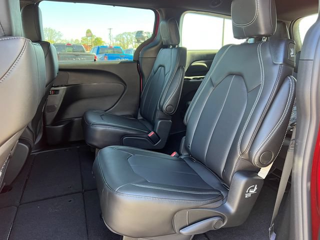 New 2026 Chrysler Pacifica Select AWD/4WD video 4