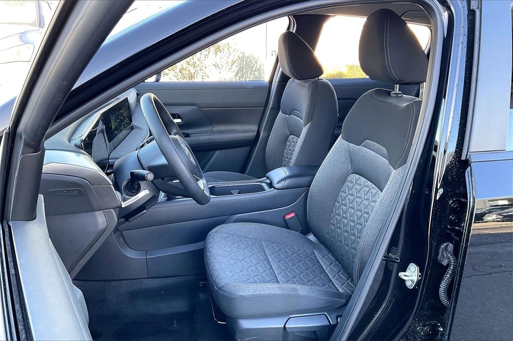 Used 2025 Nissan Kicks SV image 22