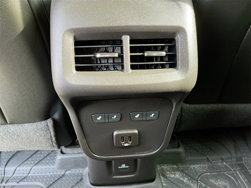 Used 2024 Chevrolet Equinox Premier image 27