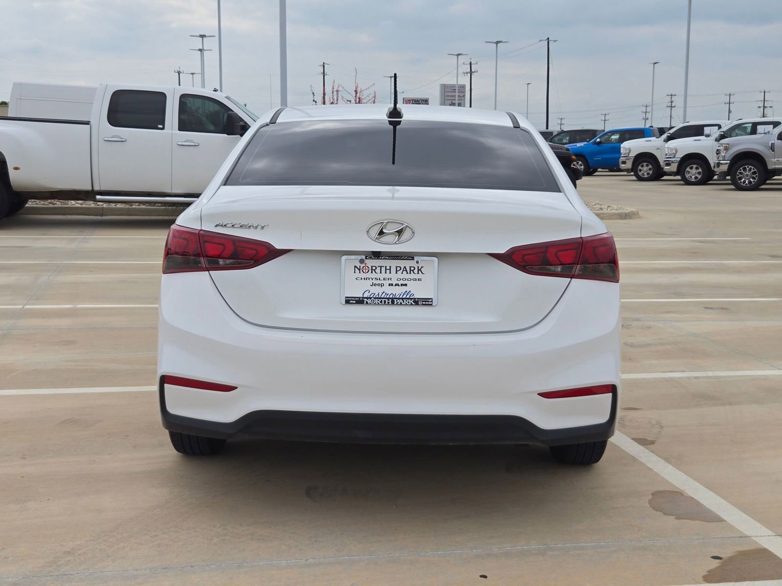 Used 2022 Hyundai Accent SEL FWD image 5