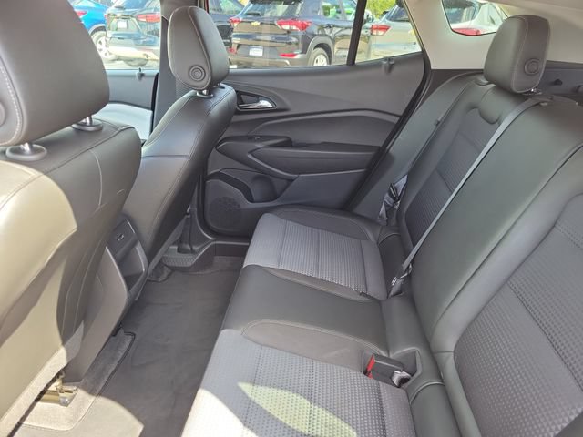 Used 2025 Chevrolet Trax LT FWD image 12
