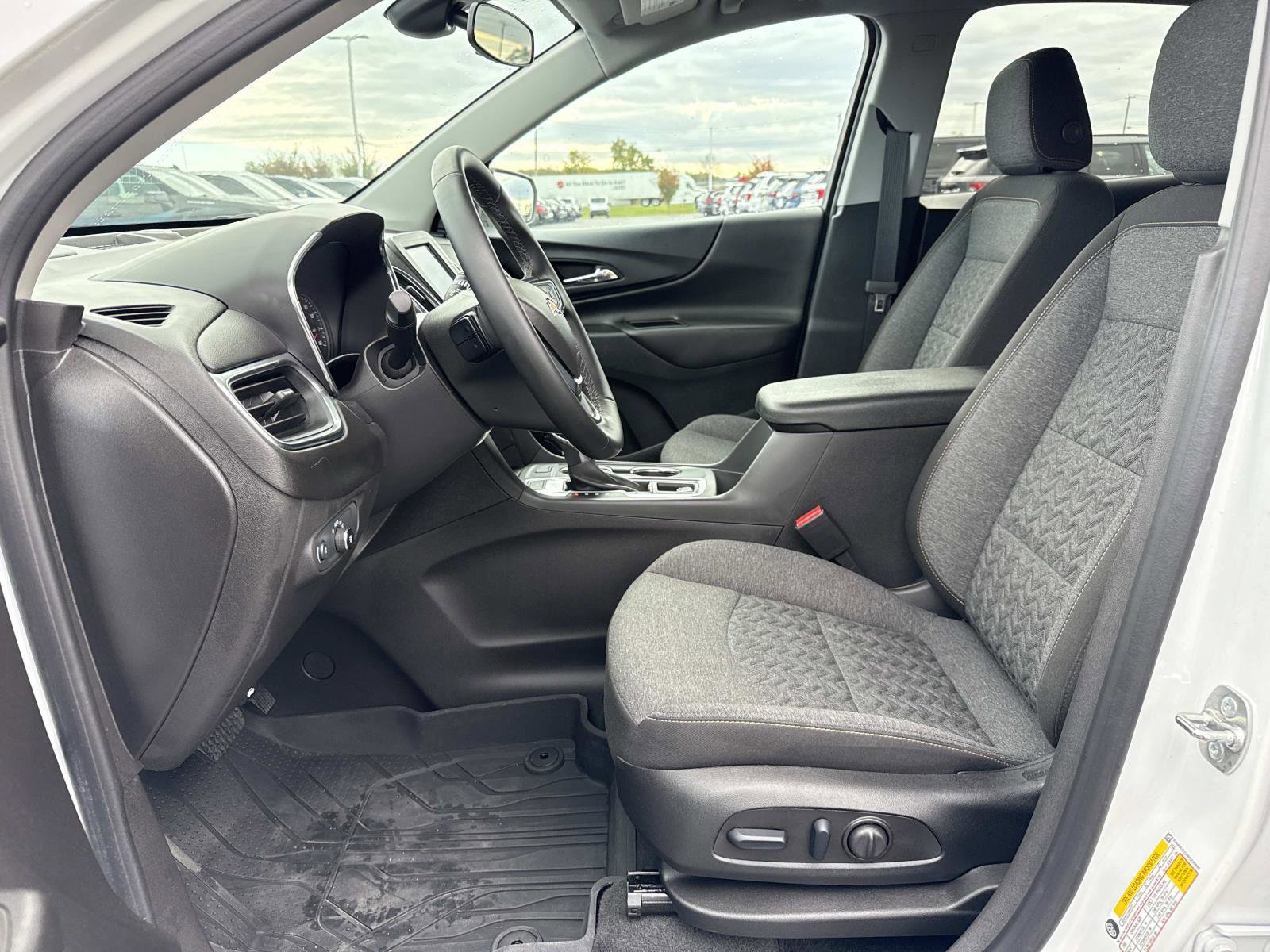 New 2024 Chevrolet Equinox LT w/ LPO, Floor Liner Package image 9