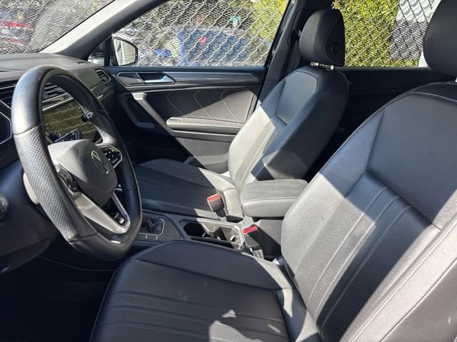 Certified 2023 Volkswagen Tiguan SE R-Line FWD image 6