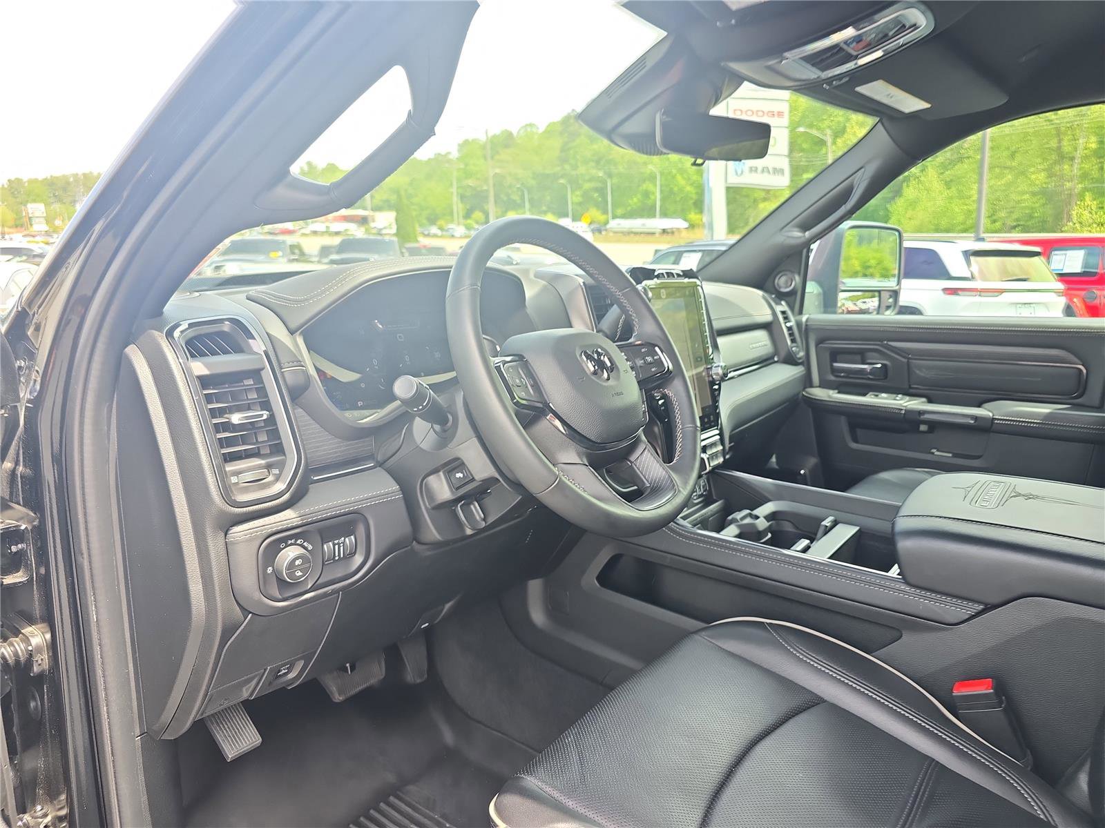 Used 2024 RAM 3500 Limited AWD/4WD image 21