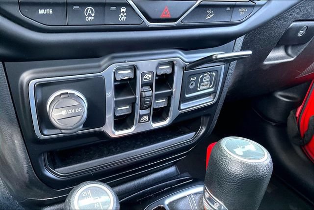 Used 2021 Jeep Wrangler Unlimited Sahara AWD/4WD image 15