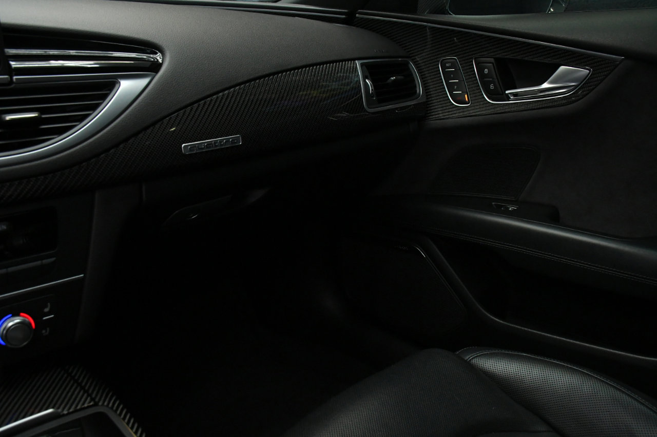 Used 2017 Audi RS 7 Performance w/ Driver Assistance Package image 32