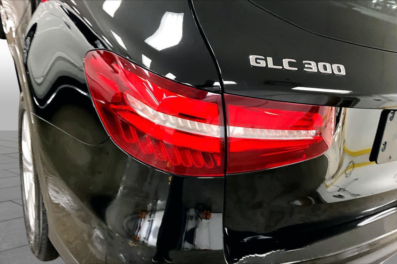 Used 2017 Mercedes-Benz GLC 300 4MATIC image 28
