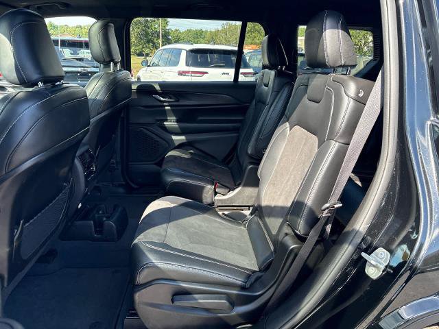 Used 2023 Jeep Grand Cherokee L Laredo AWD/4WD image 18