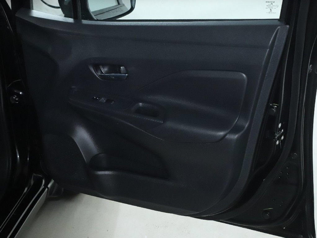 Used 2025 Nissan Versa SV w/ Trunk Package FWD image 32
