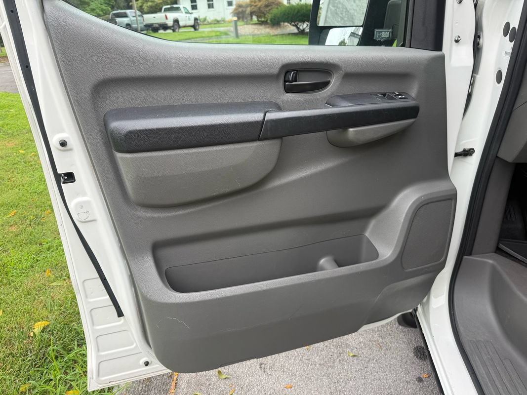 Used 2012 Nissan NV 2500 SV w/ Technology Pkg RWD image 15