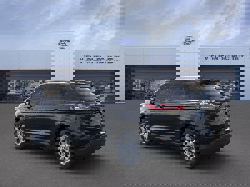 New 2024 Ford Edge SE image 4