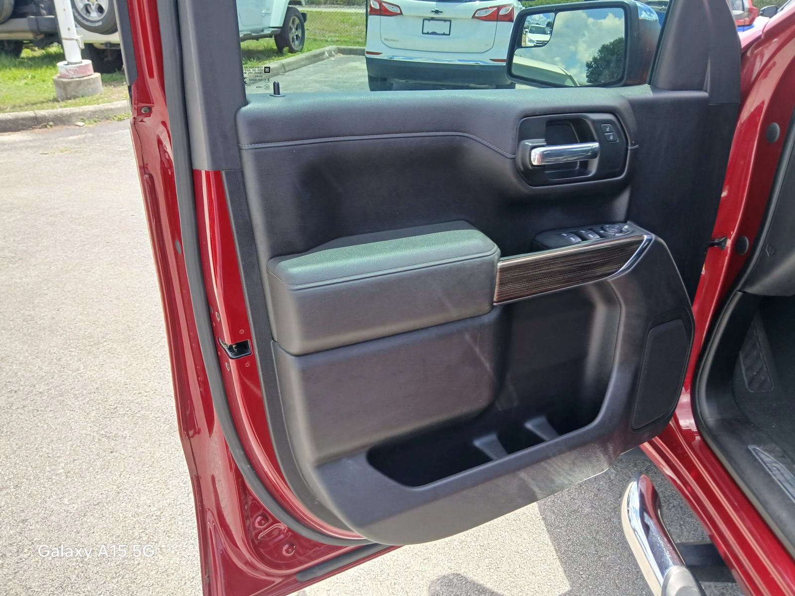Used 2021 Chevrolet Silverado 1500 LT w/ Bed Protection Package RWD image 11
