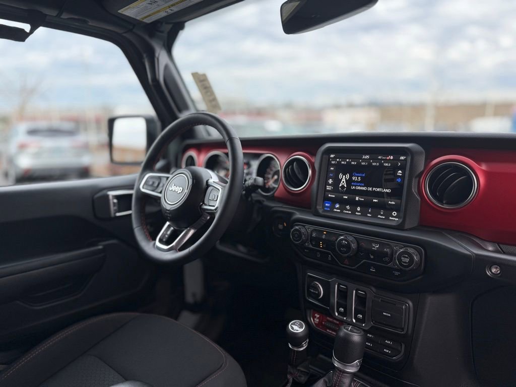 Used 2023 Jeep Wrangler Rubicon w/ Cold Weather Group image 17