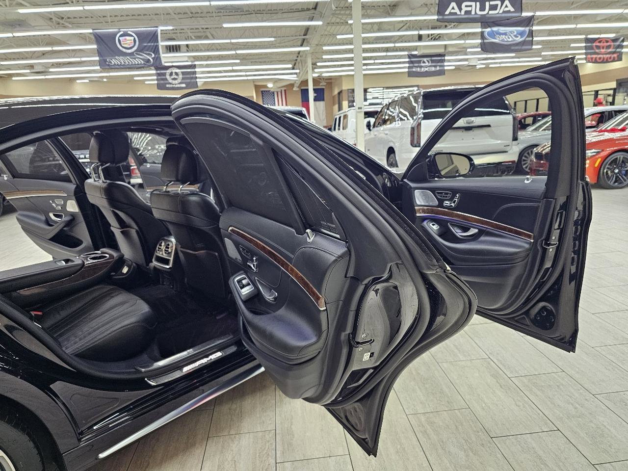 Used 2014 Mercedes-Benz S 63 AMG 4MATIC Sedan image 16