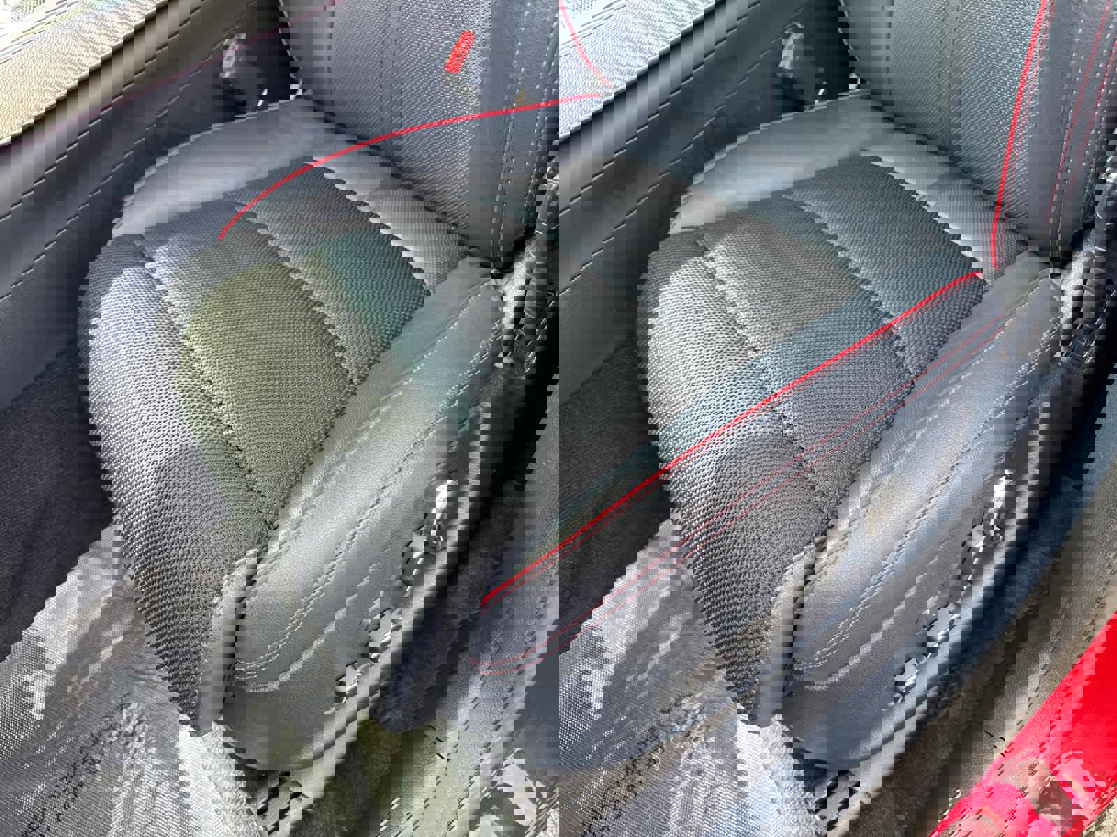 Used 2023 Genesis GV70 2.5T w/ Sport Prestige Package image 17