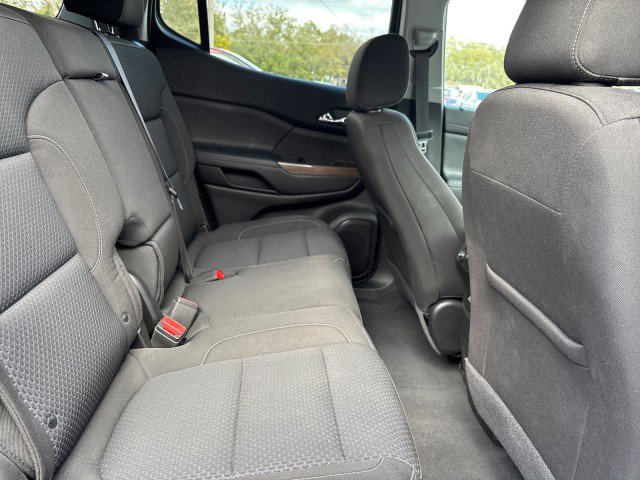 Used 2023 GMC Acadia SLE w/ Driver Convenience Package image 12