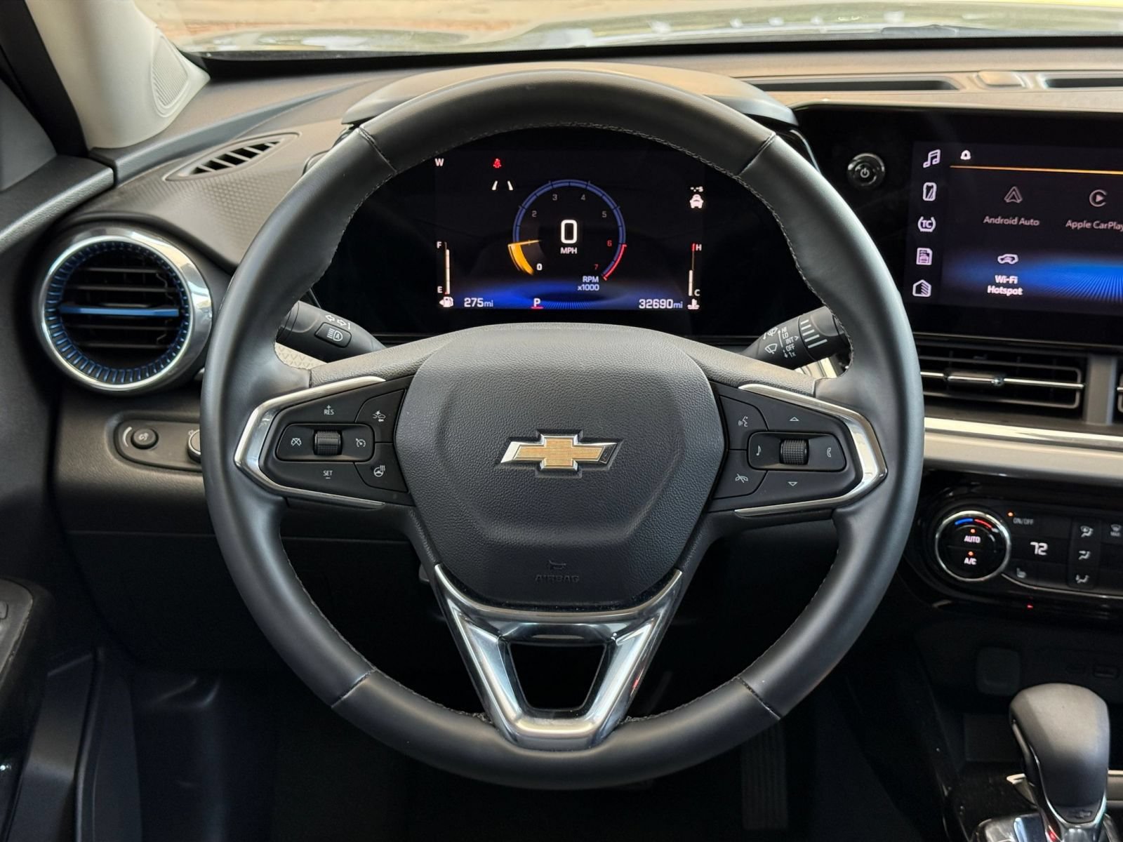Used 2025 Chevrolet Trax LT w/ LT Convenience Package FWD image 28