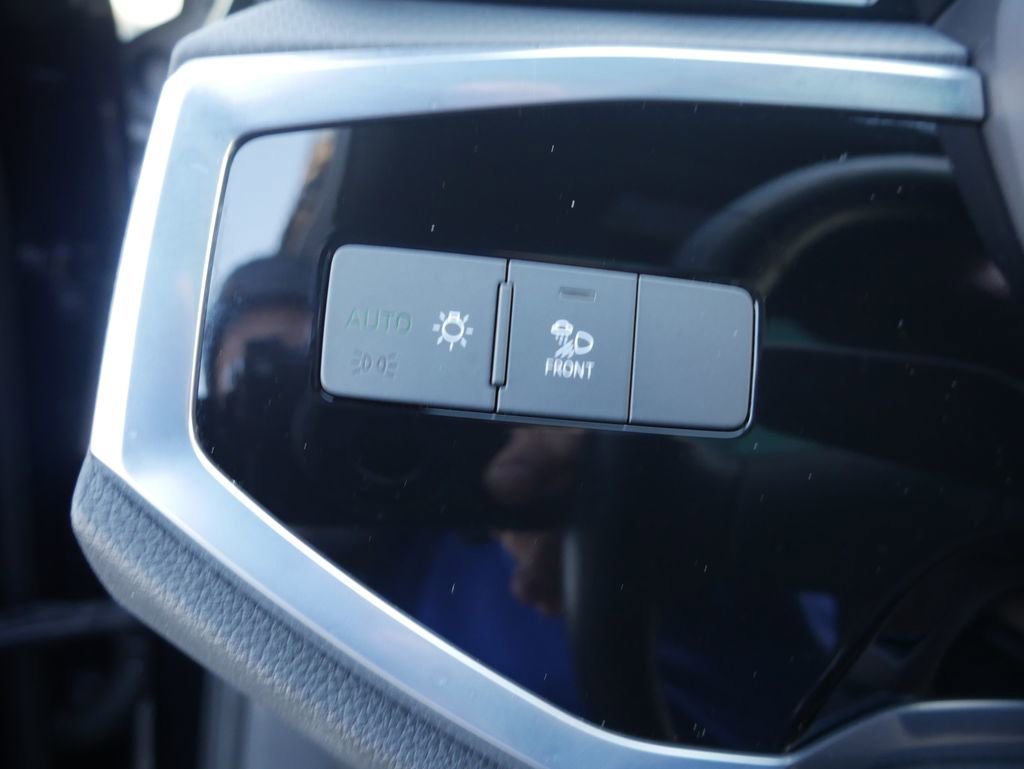 Used 2023 Audi Q3 2.0T Premium w/ Convenience Package image 45