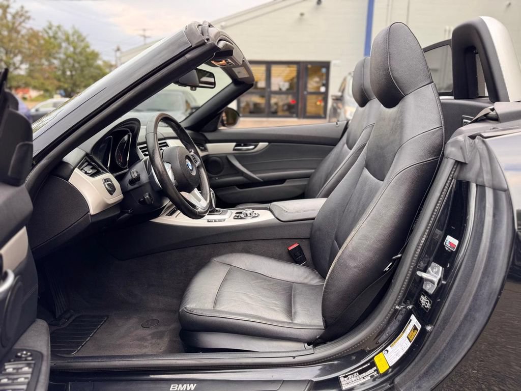Used 2015 BMW Z4 sDrive28i RWD image 18