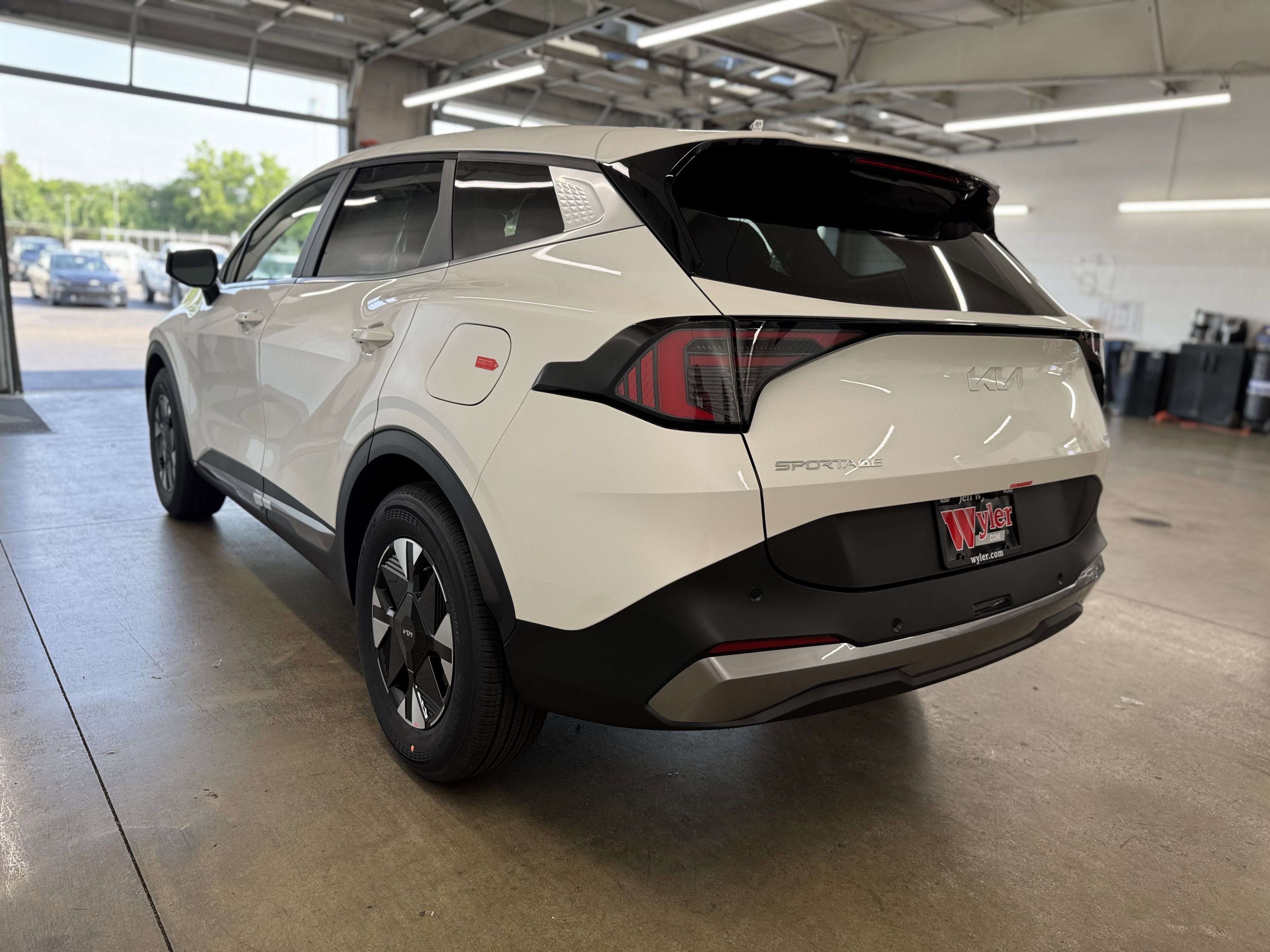 New 2026 Kia Sportage LX image 5