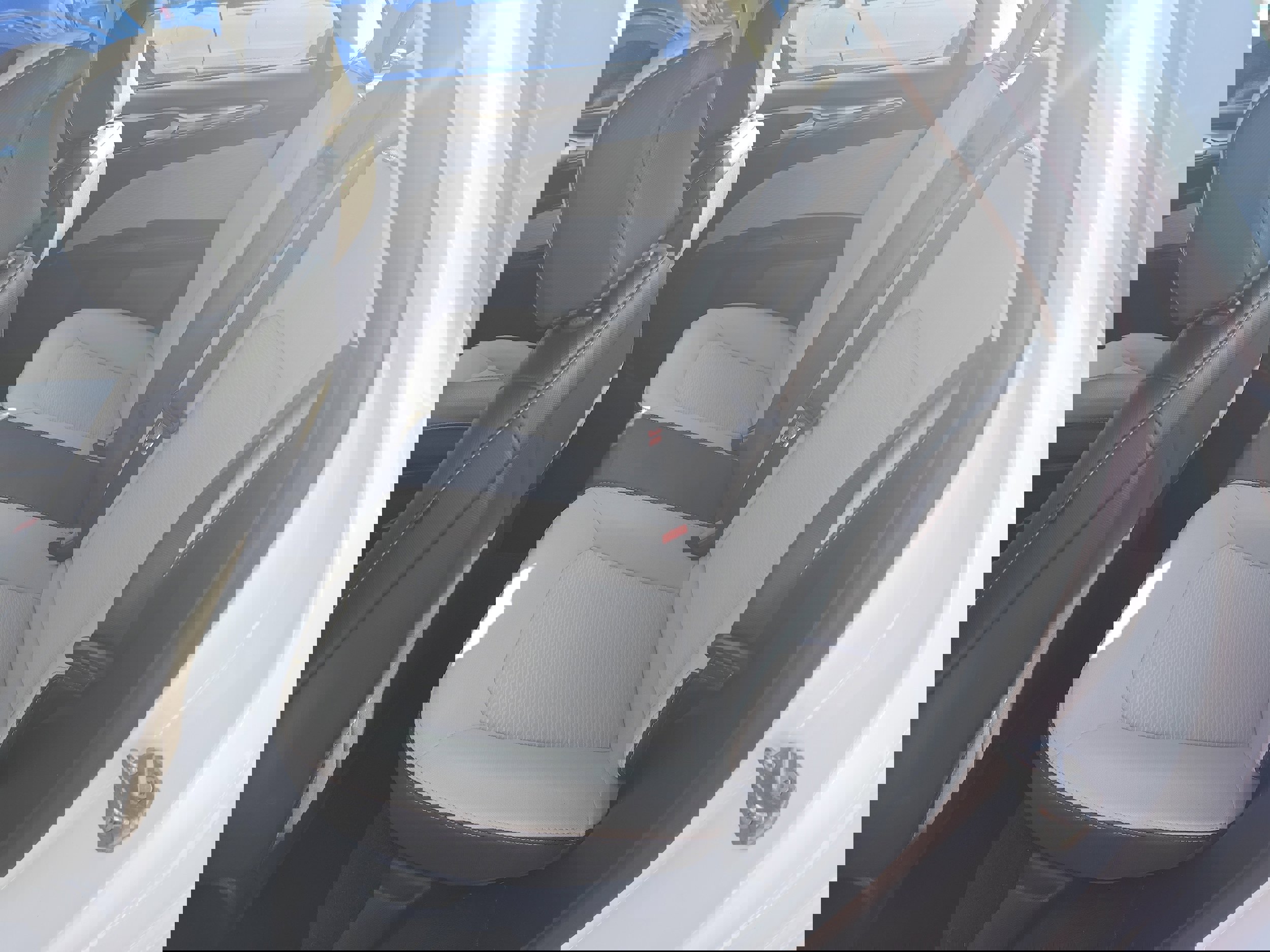 Used 2020 Ford Fusion SE w/ Equipment Group 151A image 18