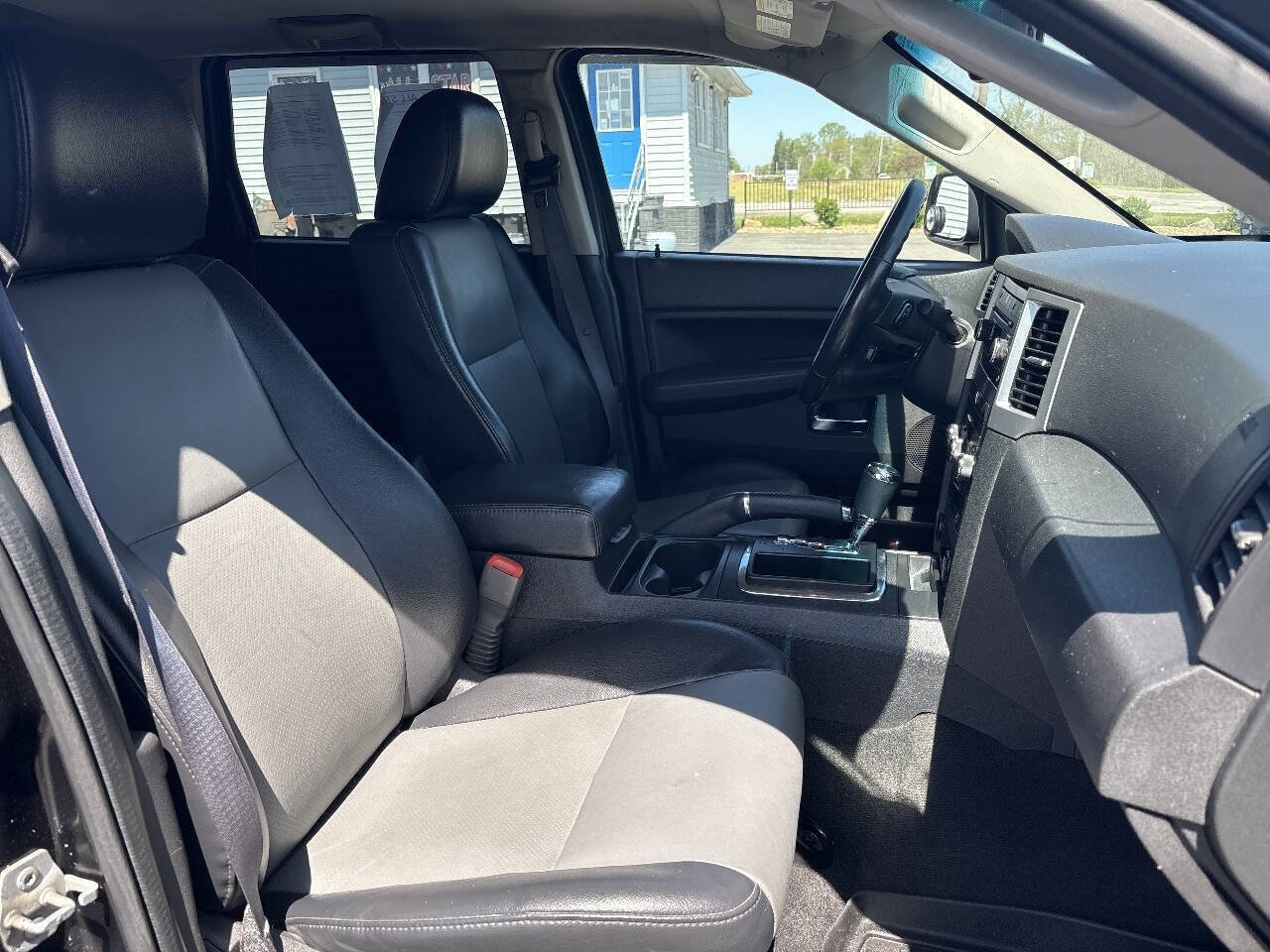 Used 2009 Jeep Grand Cherokee Laredo AWD/4WD image 23