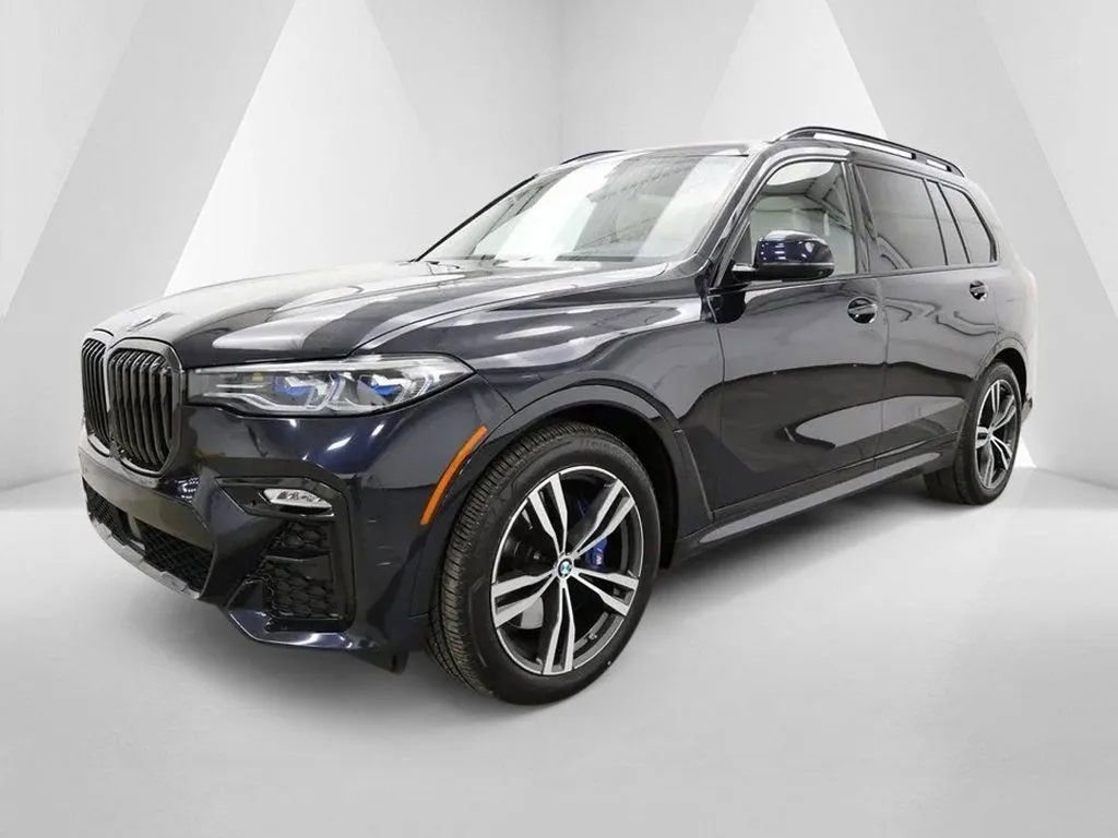 Used 2022 BMW X7 M50i image 3