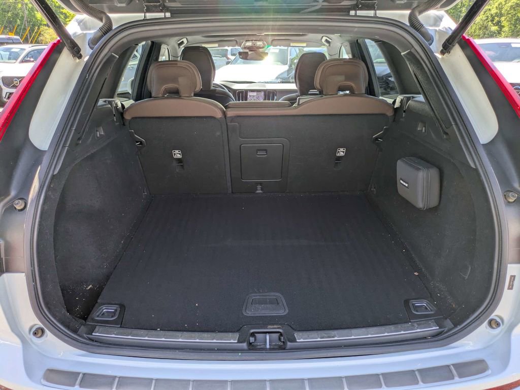 Used 2023 Volvo XC60 B5 Plus w/ Protection Package Premier FWD image 13