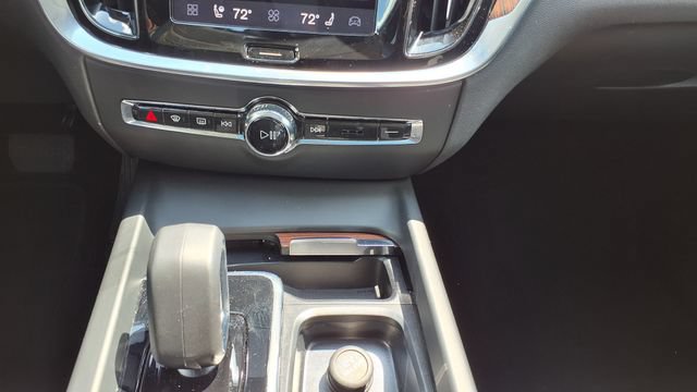 Used 2025 Volvo V60 B5 Cross Country Plus AWD/4WD image 28