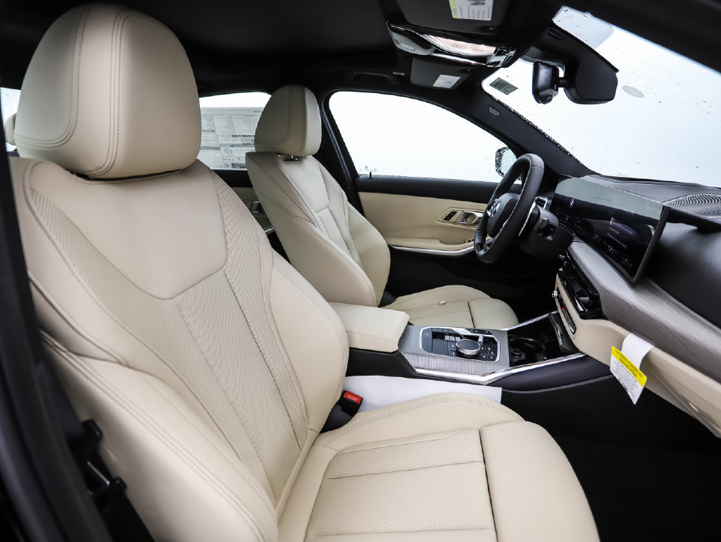 New 2026 BMW 330i xDrive Sedan w/ Premium Package AWD/4WD image 31