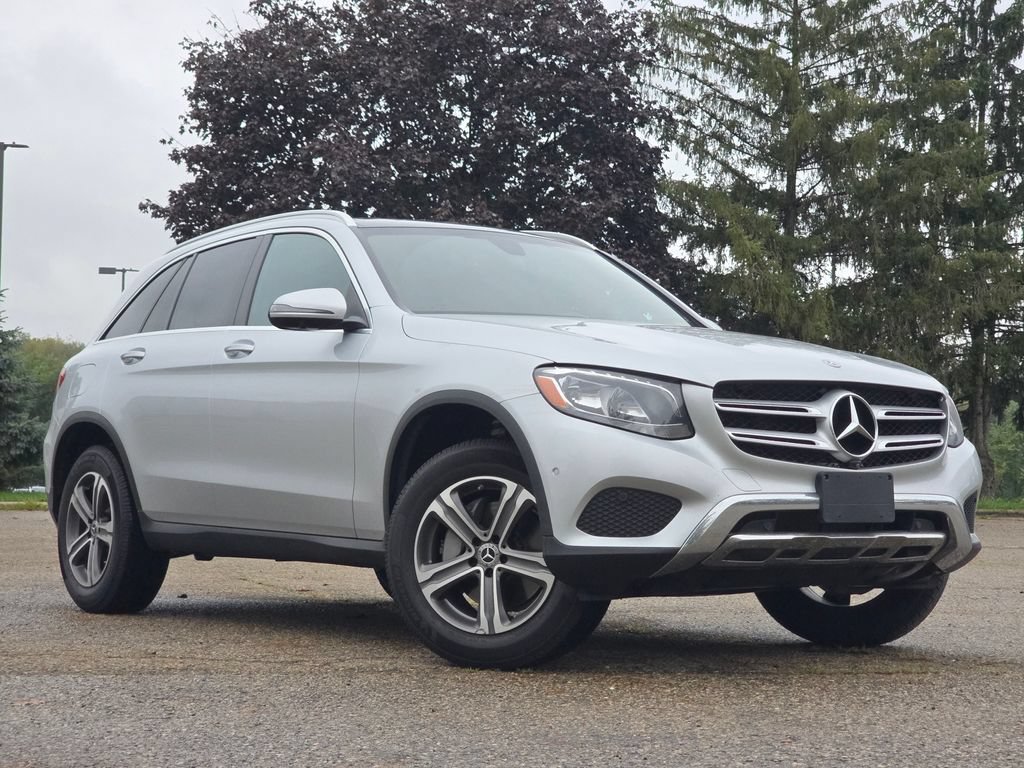 Used 2019 Mercedes-Benz GLC 300 4MATIC image 2