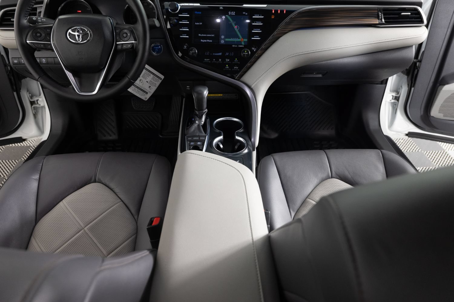 Used 2019 Toyota Camry XLE FWD image 37