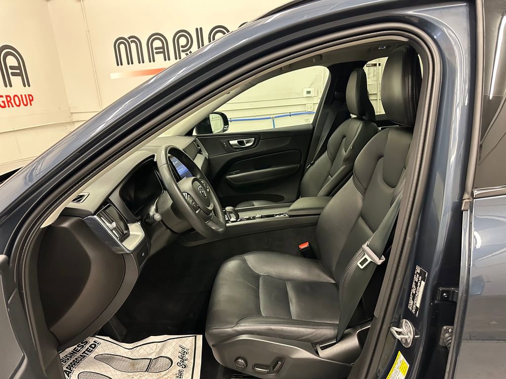 Used 2024 Volvo XC60 B5 Core image 23