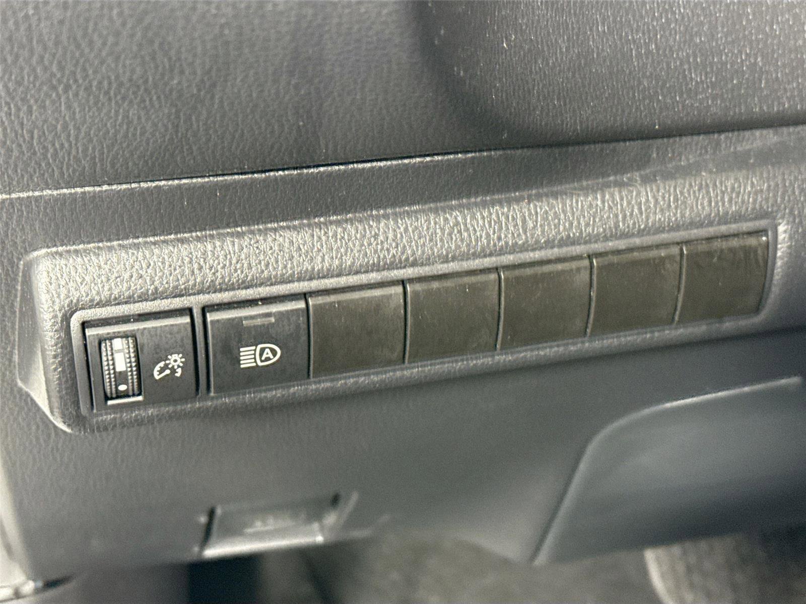 Certified 2025 Toyota Corolla LE image 15