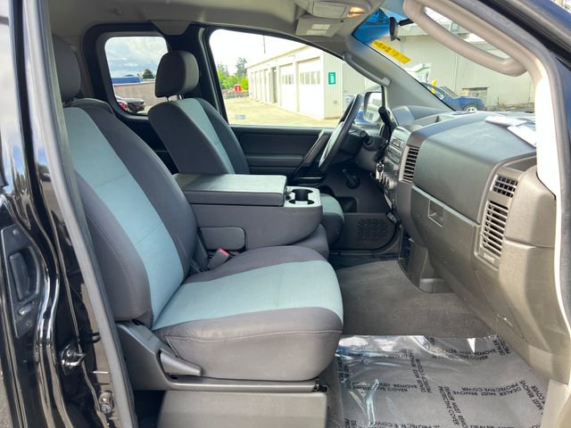 Used 2005 Nissan Titan XE w/ (W02) Preferred Pkg AWD/4WD image 9