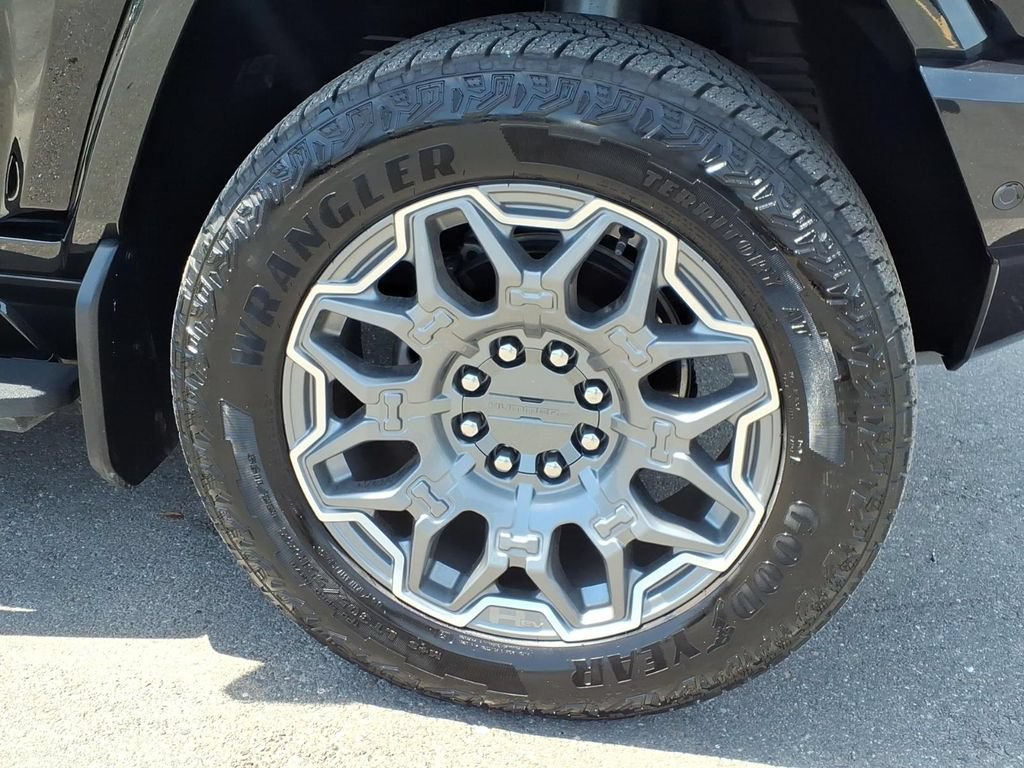 Used 2025 GMC Hummer EV 3X w/ LPO, Sport Package AWD/4WD image 9