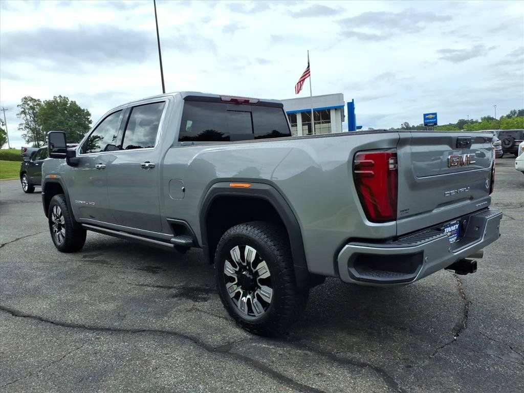 Used 2026 GMC Sierra 2500 Denali w/ Denali Reserve Package AWD/4WD image 5