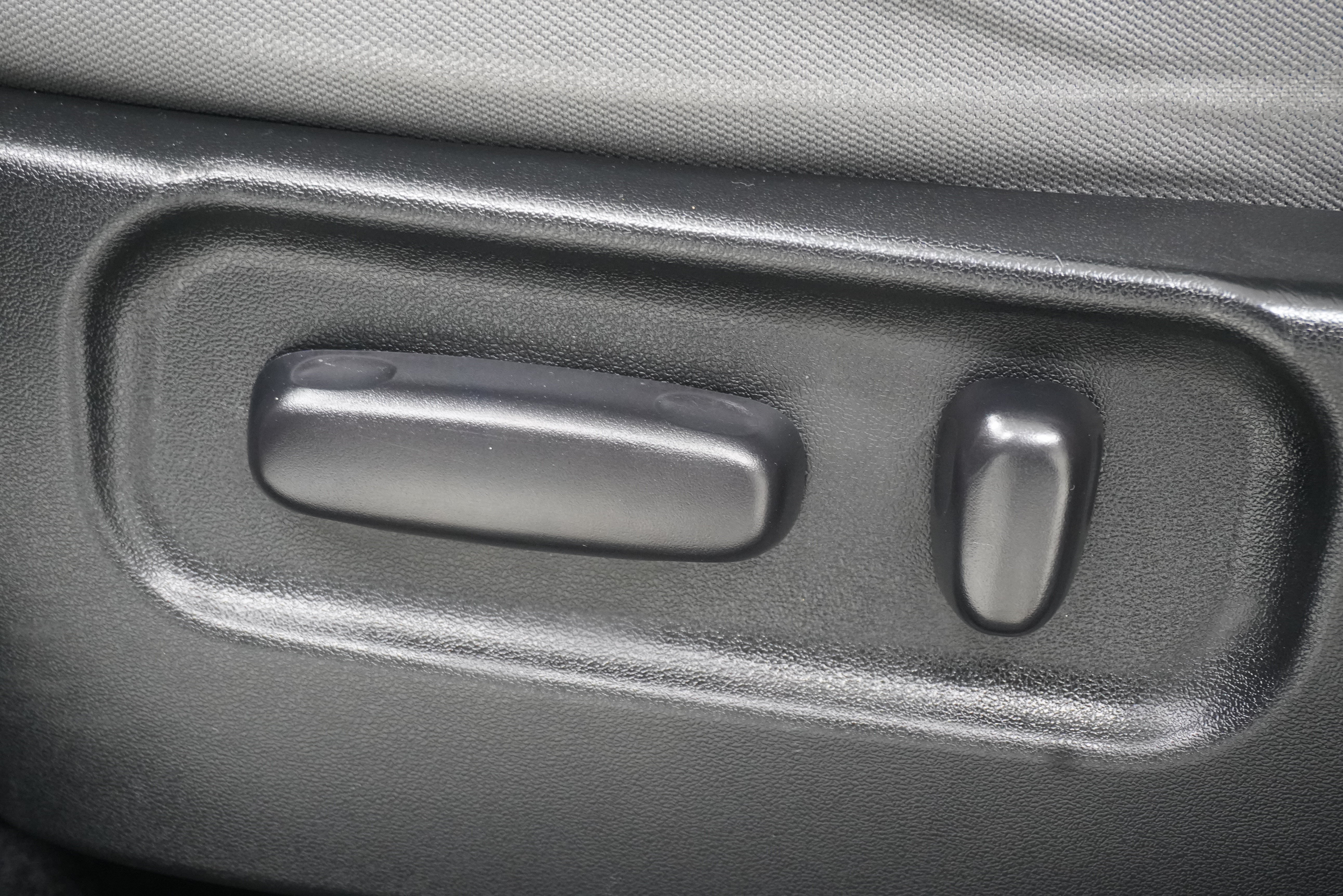 Used 2020 Toyota Tacoma SR5 RWD image 14