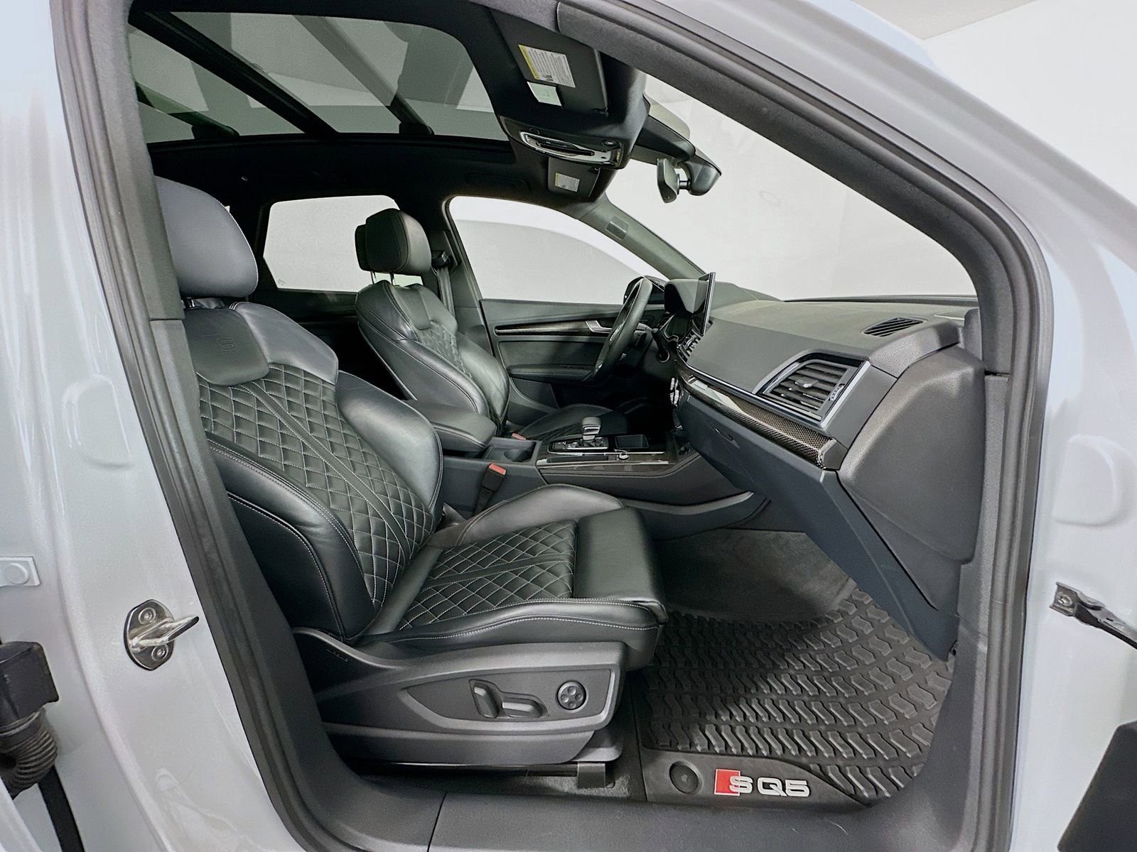 Used 2023 Audi SQ5 Premium Plus w/ Premium Plus Package image 30