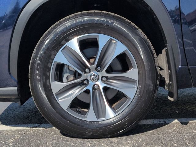 Certified 2025 Toyota Highlander XLE AWD/4WD image 9