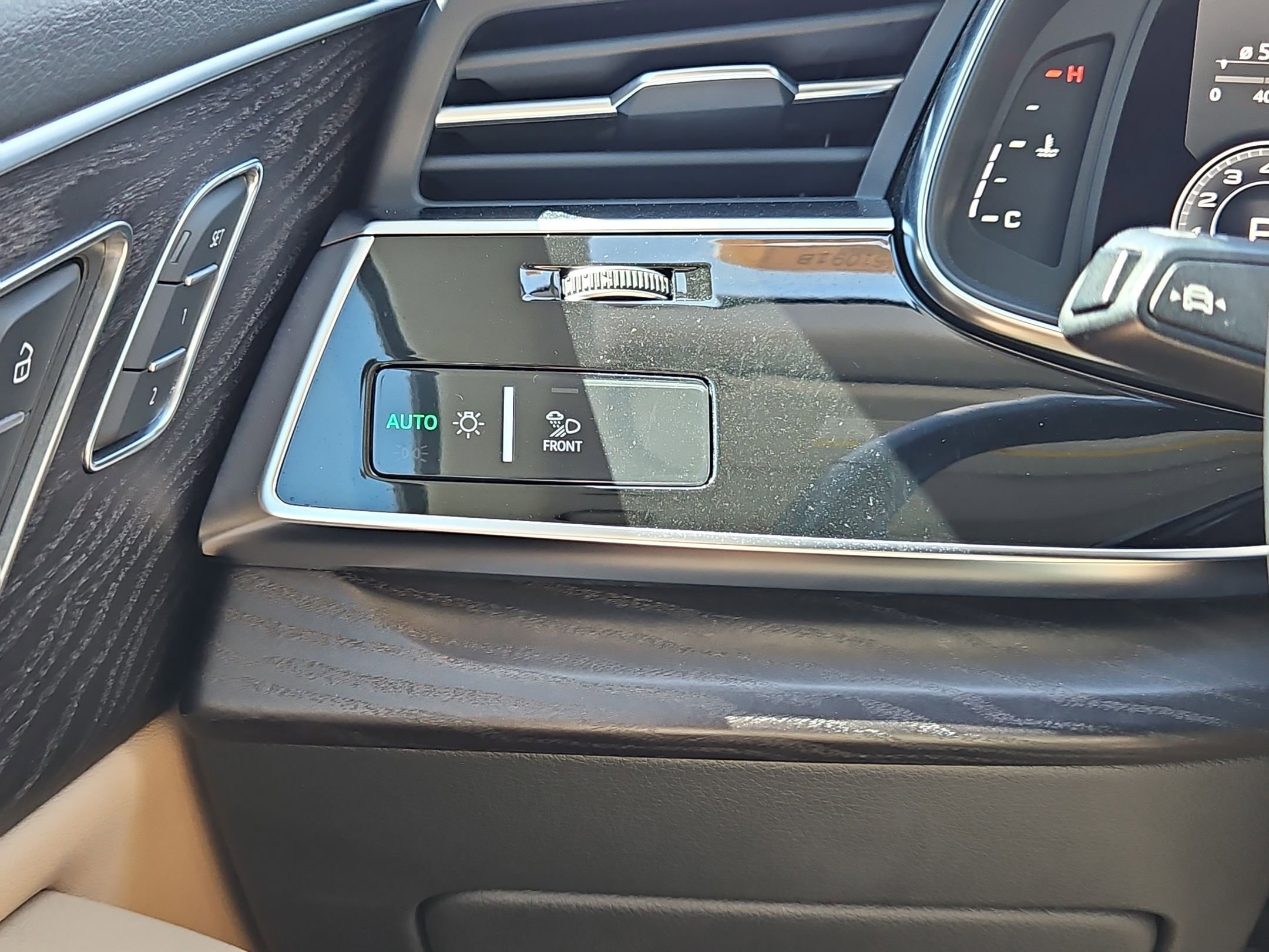 Used 2021 Audi Q8 Prestige w/ Prestige Package AWD/4WD image 27