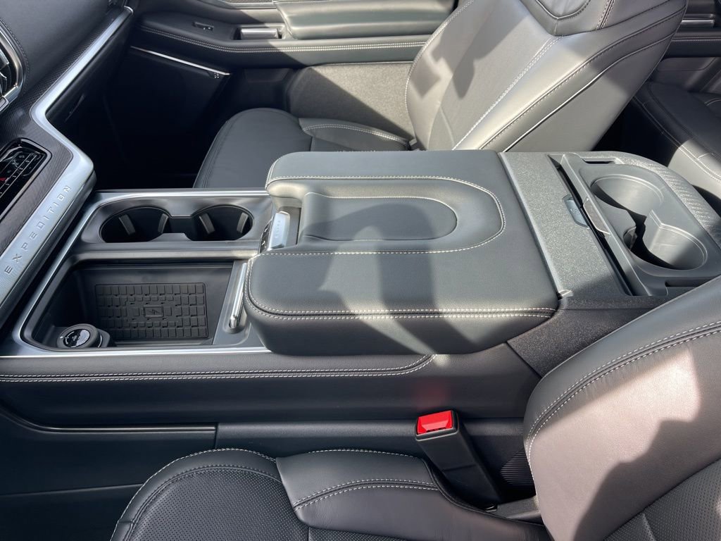 New 2025 Ford Expedition Max Platinum w/ Stealth Performance Package image 13