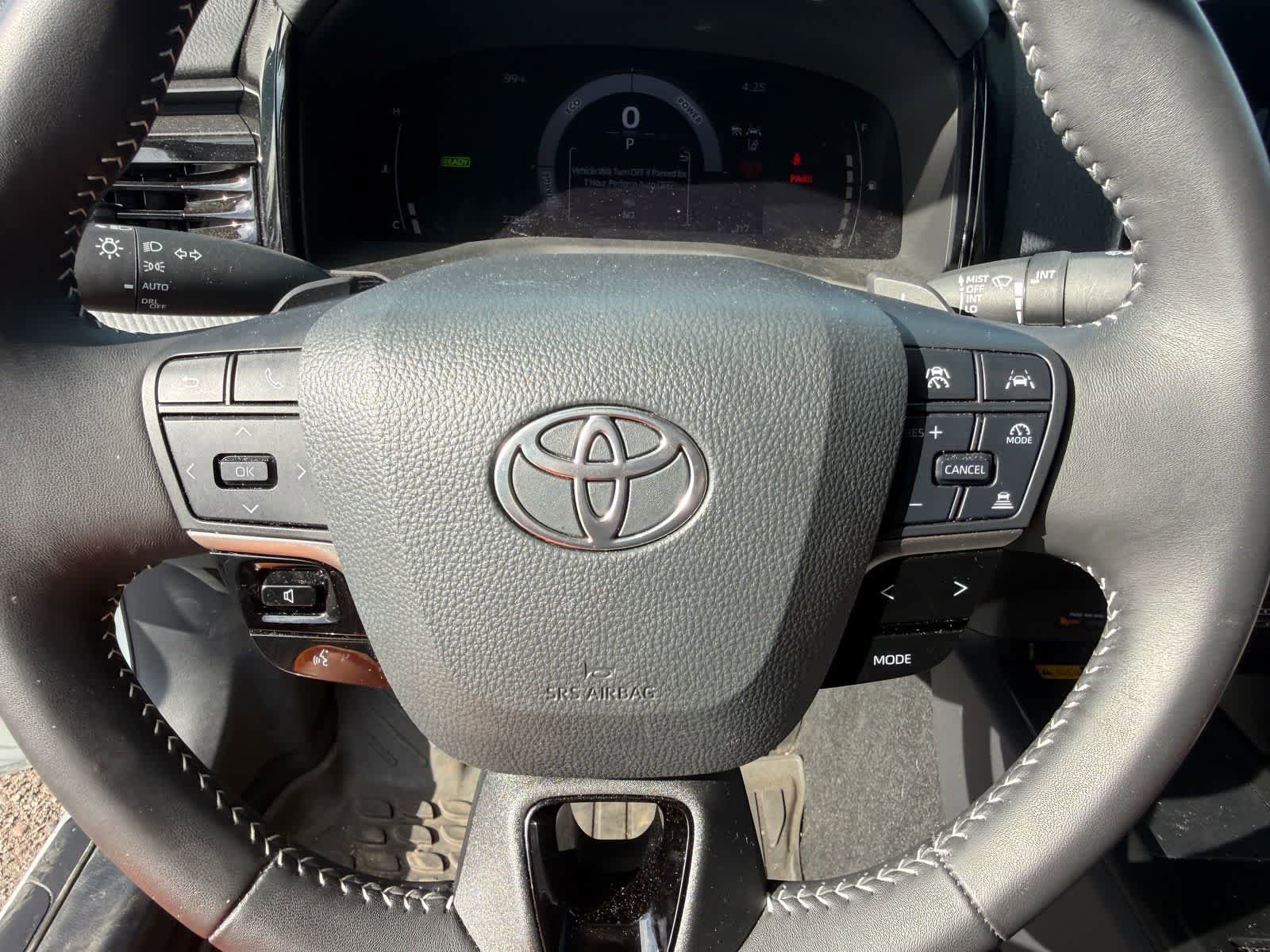 Used 2025 Toyota Camry SE w/ Convenience Package FWD image 15