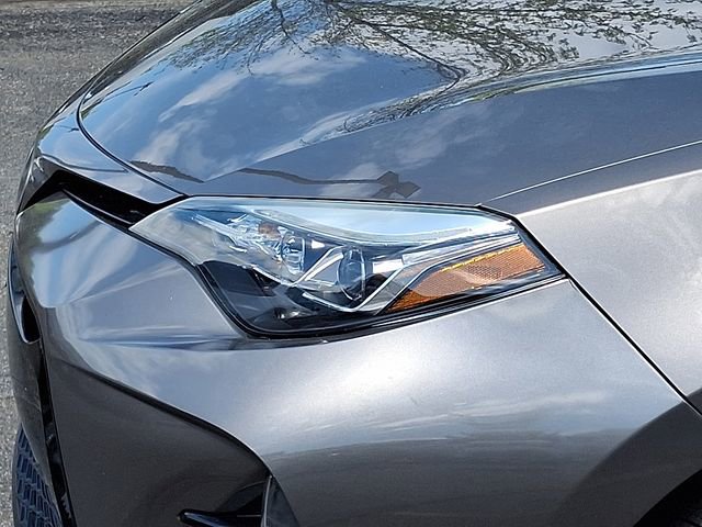 Used 2018 Toyota Corolla XSE image 30
