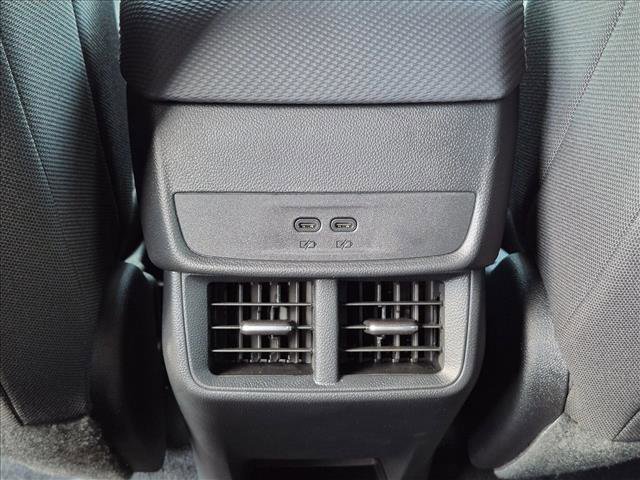 Used 2026 Chevrolet Equinox LT w/ Safety and Technology Package FWD image 17