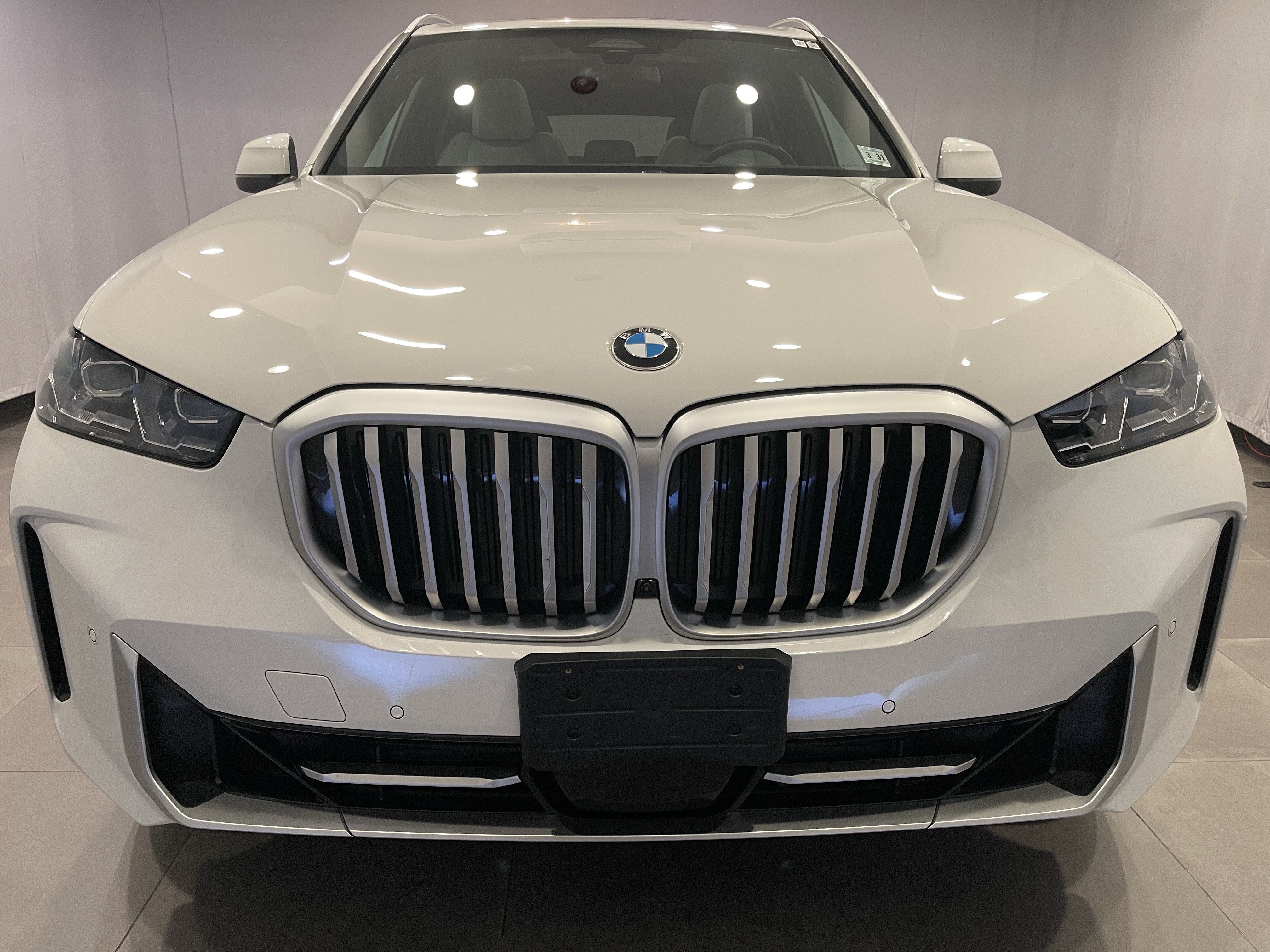 Used 2026 BMW X5 xDrive40i w/ Premium Package AWD/4WD image 2