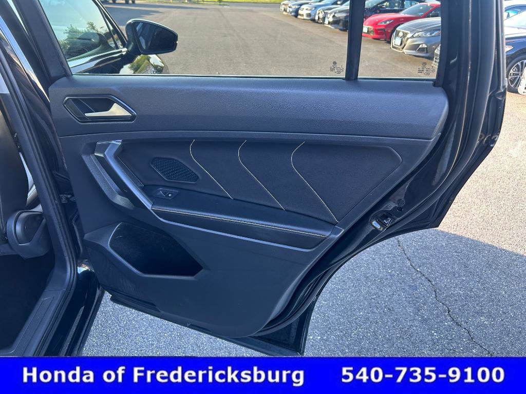 Used 2022 Volkswagen Tiguan SE FWD image 14