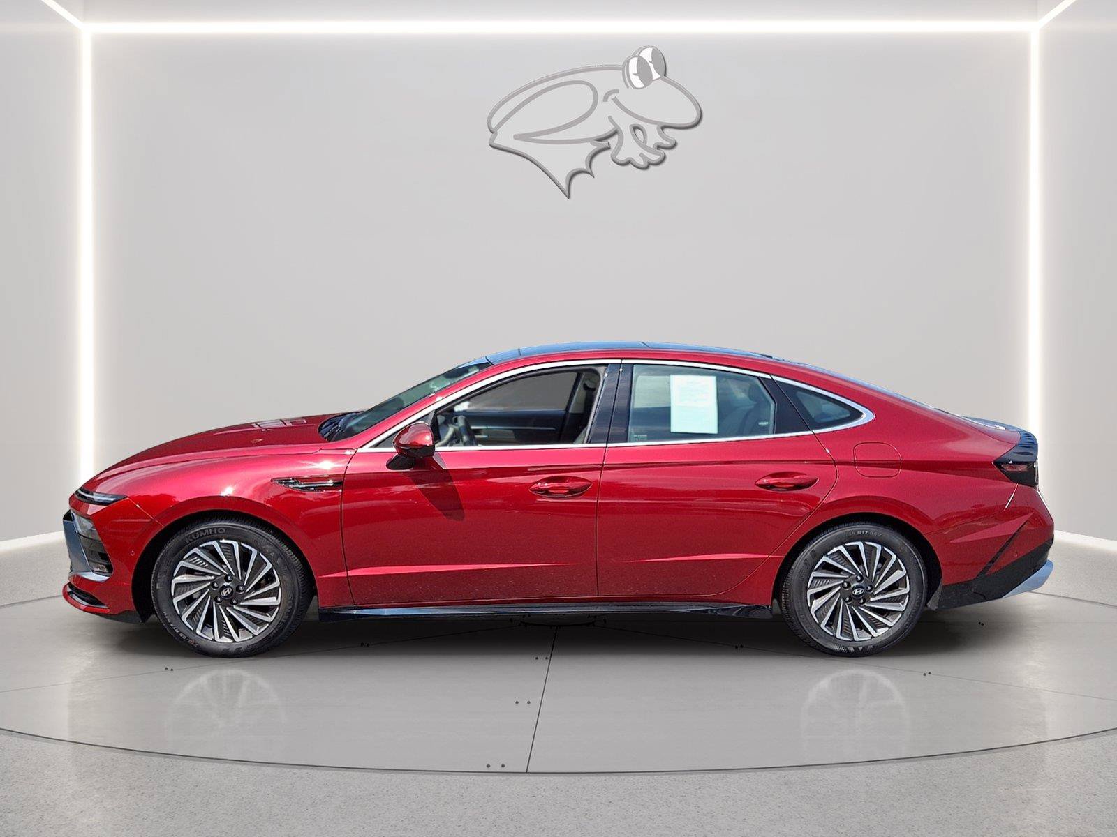 Used 2025 Hyundai Sonata Limited FWD image 2